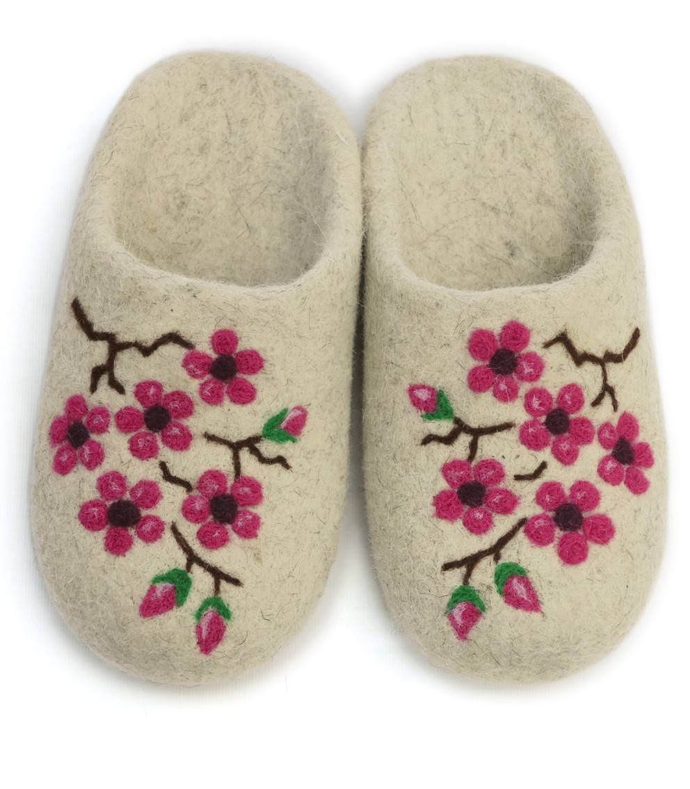 Домашние тапочки "Сакура в цвету" - "Glazovskie valenki" - Обувь купить оптом от производителя на UDM.MARKET