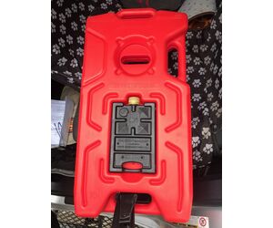 Комбинированная плоская канистра Экстрим 10 литров 3 в 1 красная - ООО  «ПП «АВЕС» - Автомобили, Транспорт и Аксессуары купить оптом от производителя на UDM.MARKET